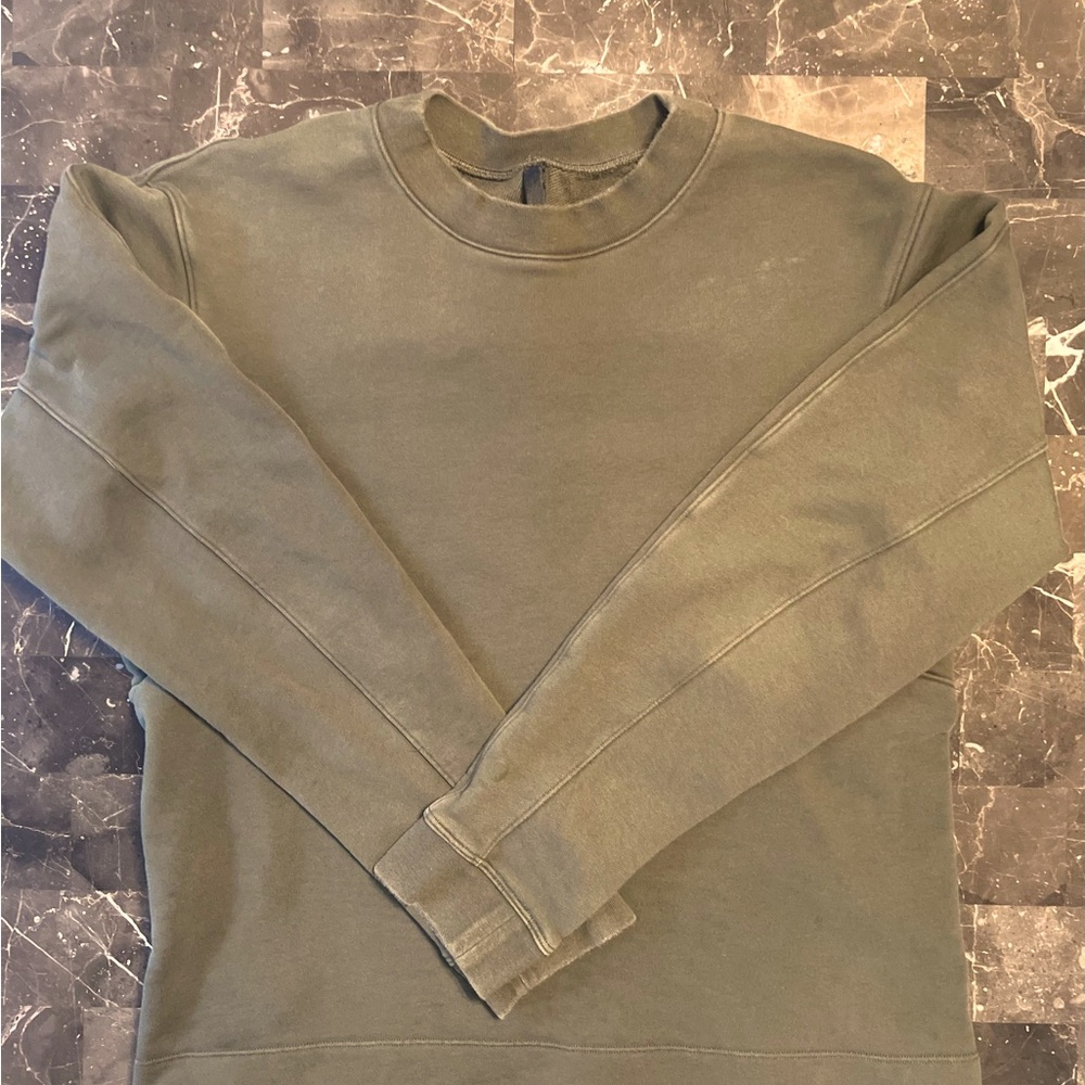 LULULEMON Men’s French Terry M Sweatshirt.